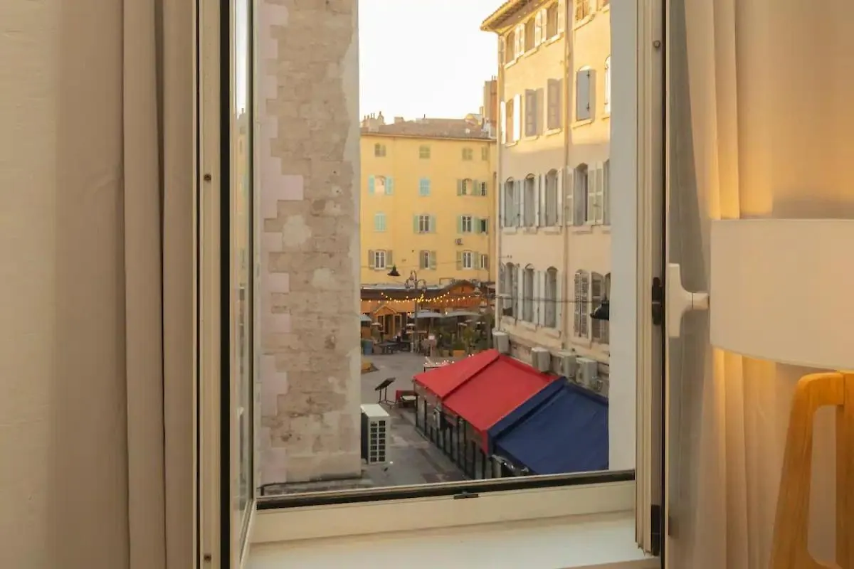 Design Suites Vieux Port Marselha 0*,